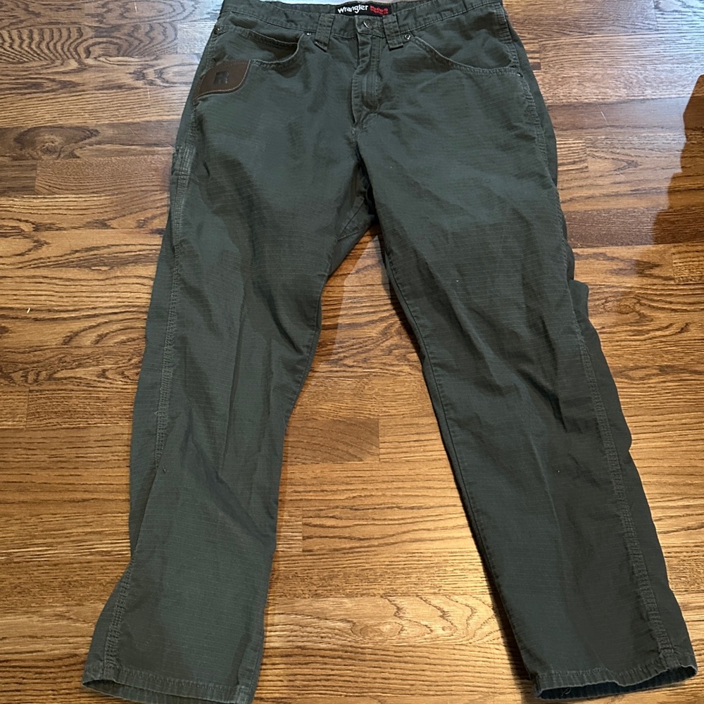 Wrangler Men's Dark Green Cargo Pants - Picture 4 of 9